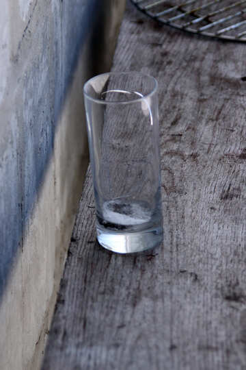Glas brach im Winter auf der Straße №728