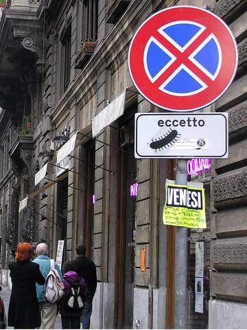 Arresto segno è proibito tranne centopiedi su via in Roma №322