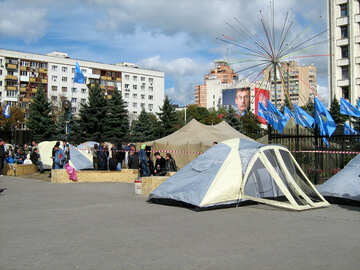 Tents in city №622