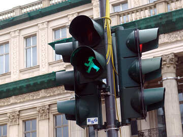 Semáforo verde para os peões, os carros vermelhos №238