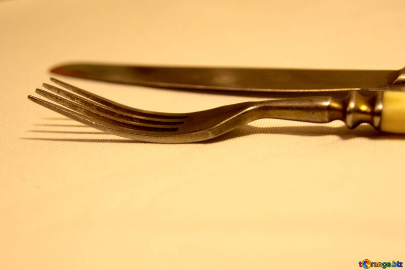 Vieux fourchette et couteau, plan rapproché. №940