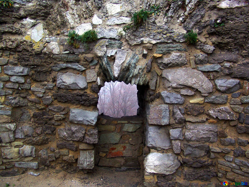 Bojnice in parete di antico fortezza. №350