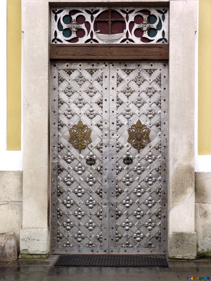  Las puertas de la iglesia  №310