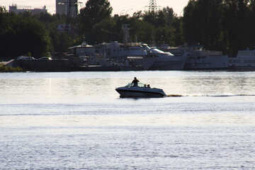 Motor  Boot  in  Fluss №1944