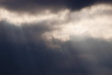  del sol través de las nubes de tormenta  №1106