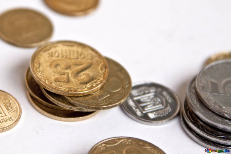  las monedas sobre un fondo blanco acuñar moneda  №1564