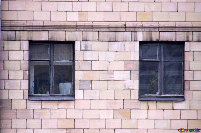 Le vecchie finestre in una vecchia casa №1360