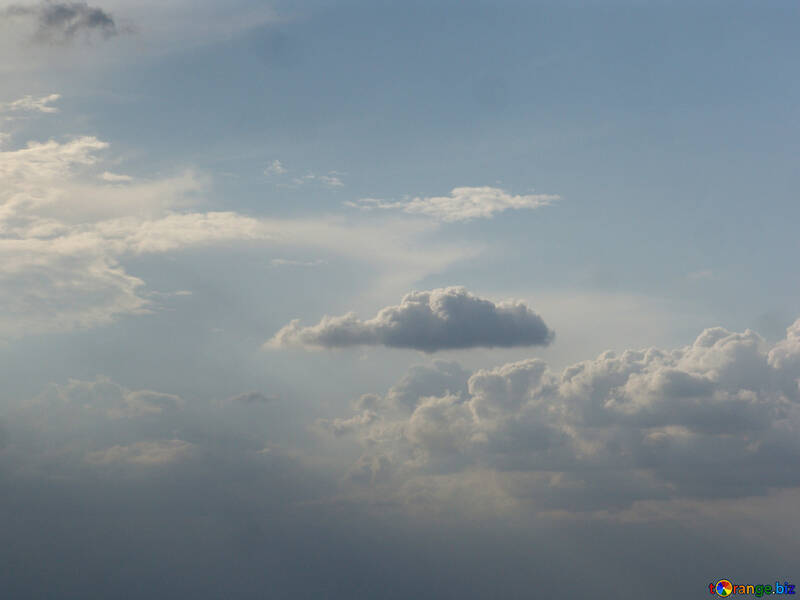 Cumulus nuvens em azul céu №2000