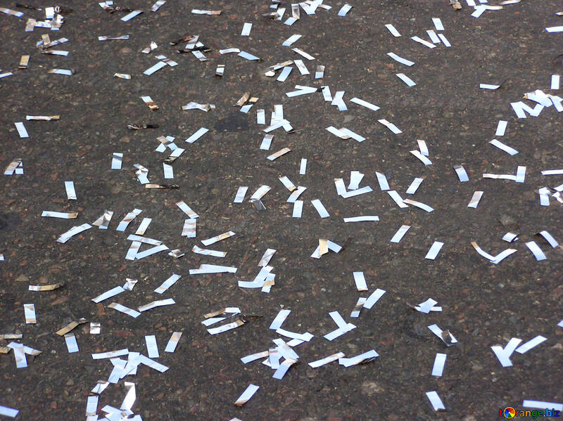 Confettis sur asphalte №1164