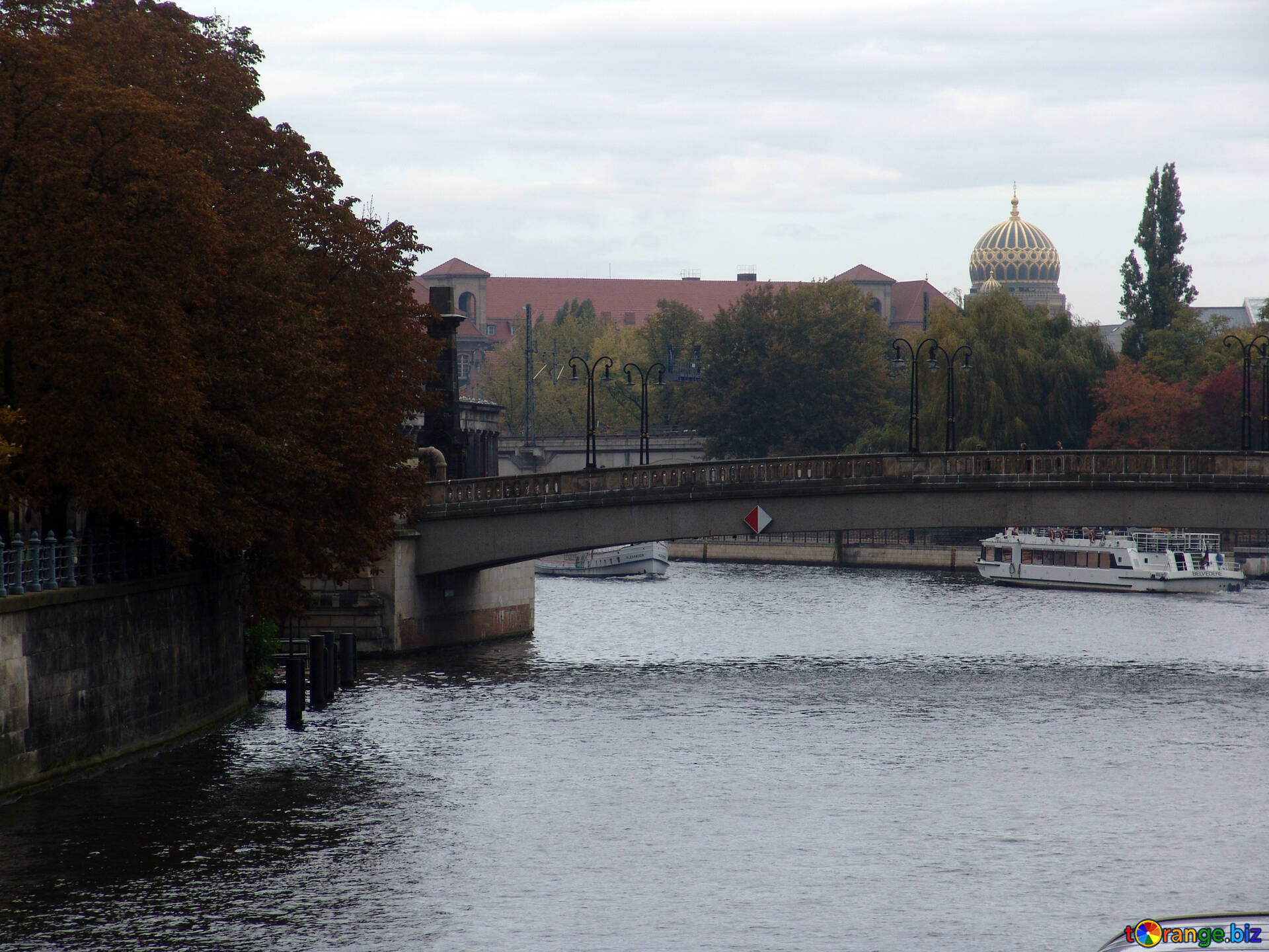 Берлинская река 4. Берлинская река 4 буквы. Река в Берлине из 4 букв. Berlin River Party.