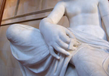 The sculpture in marble №11921