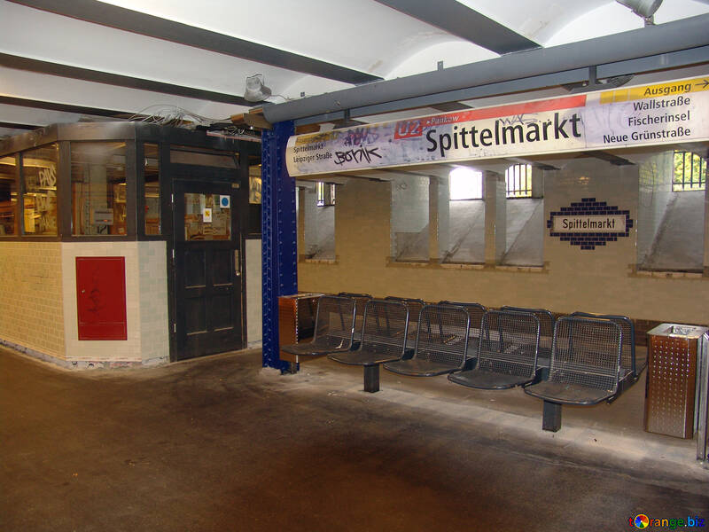 Shops in the Berlin subway №11947