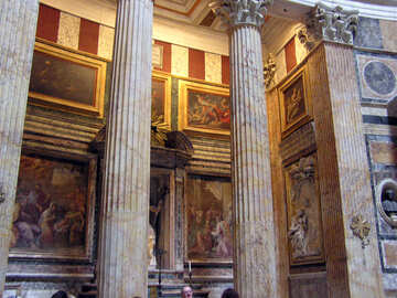 The columns in the interior №12306