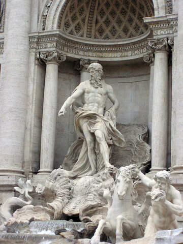 Neptun-Skulptur in den Brunnen De Trivia №12552