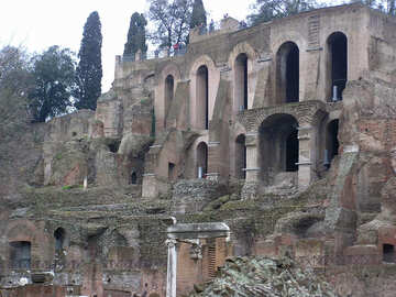 Die Ruinen eines alten Gebäudes №12491