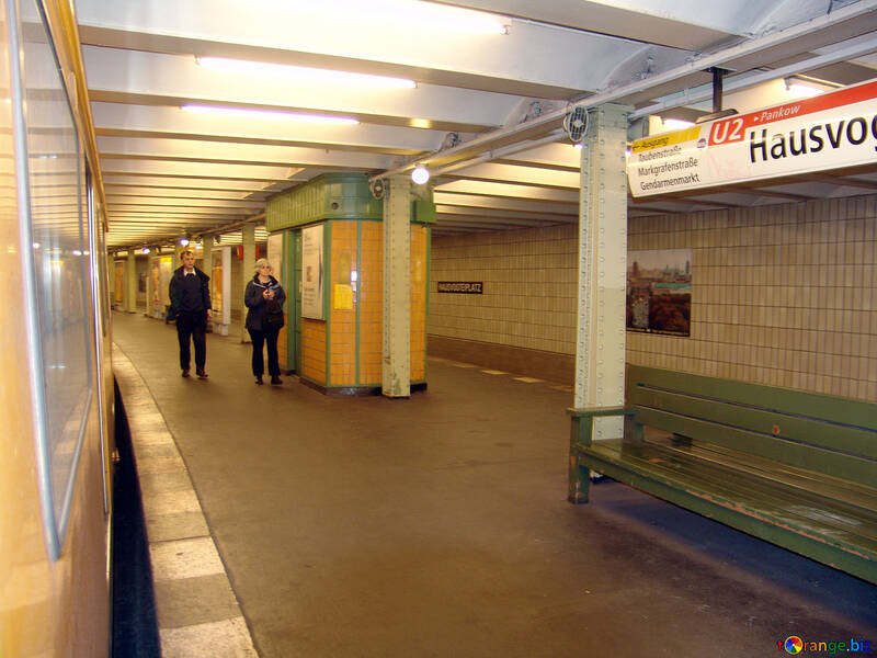 ヨーロッパの地下鉄 №12192