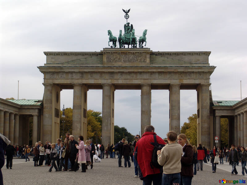 Turistas en Berlín №12078