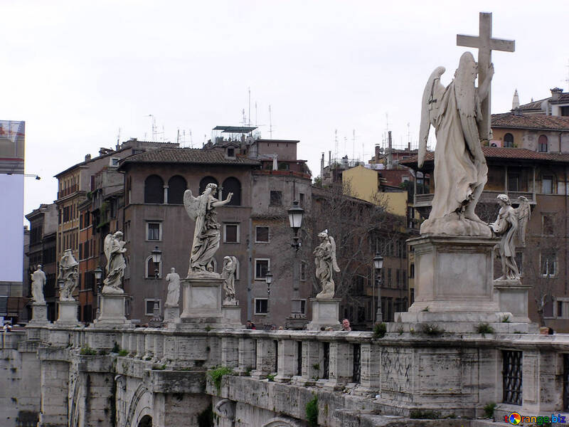 As esculturas na ponte Sant`Angelo №12322