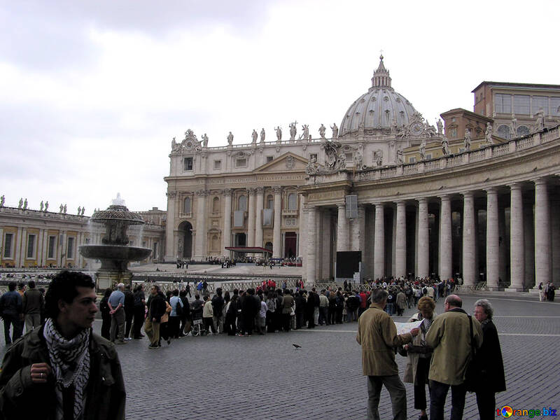 Touristes au Vatican №12619