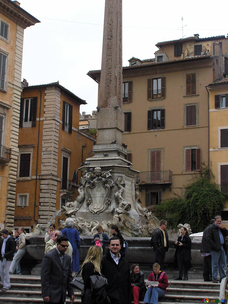 Touristes près de la fontaine.Rome. №12607
