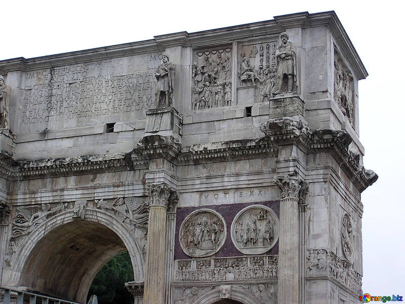 The sculptures on the arch №12569