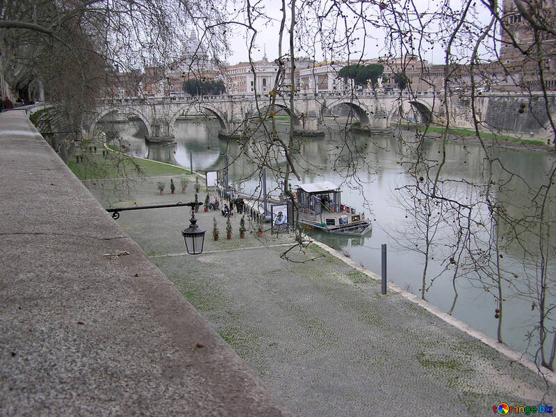 Tiber River in Rome №12472