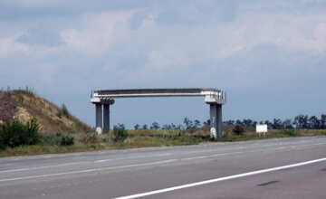 Unvollendete Auto Brücke №13311