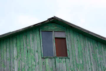 Finestra sotto la struttura del tetto №13803