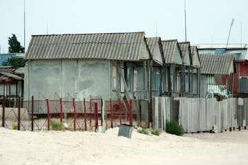 Desabamento de casas à beira-mar №13158