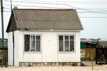 La pequeña casa en la arena №13081