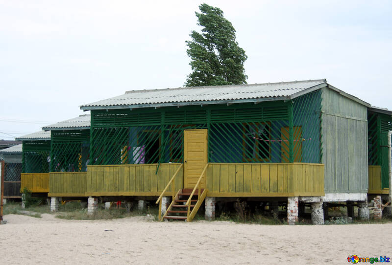Старий пляжний будиночок №13146