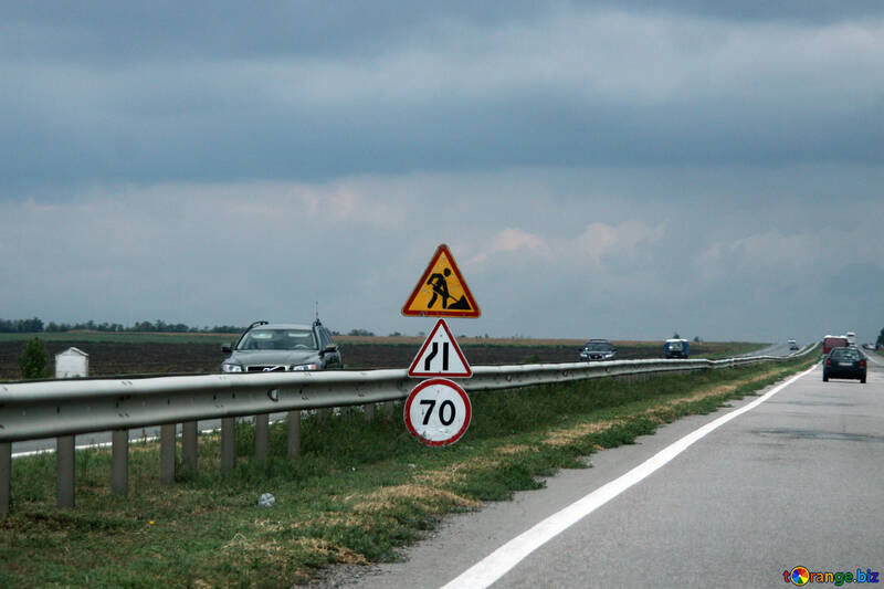 Road works speed limit sign №13347