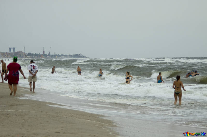 Vacanze al mare in tempesta №13450