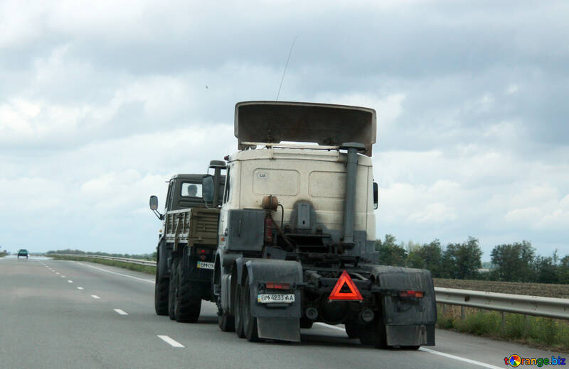 Truck towing №13208