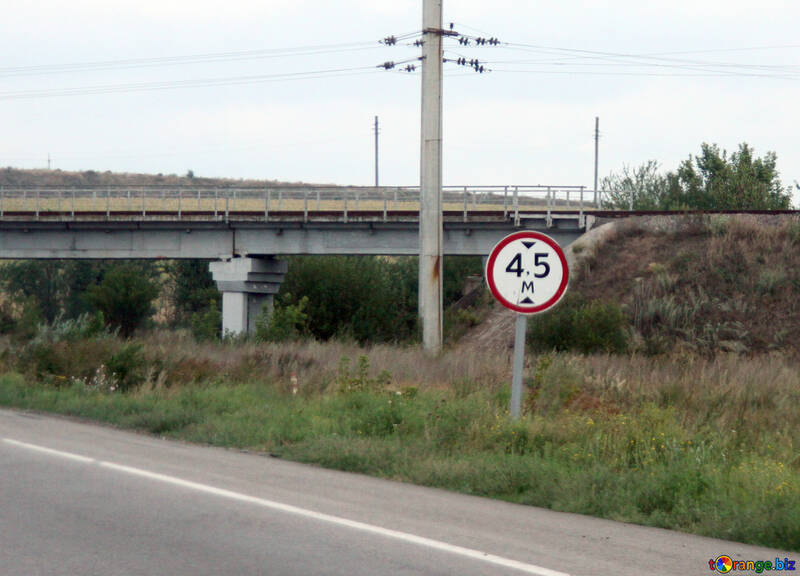Sign height restrictions low bridge №13223