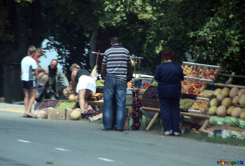 Der Verkauf von Obst entlang der Straße №13309