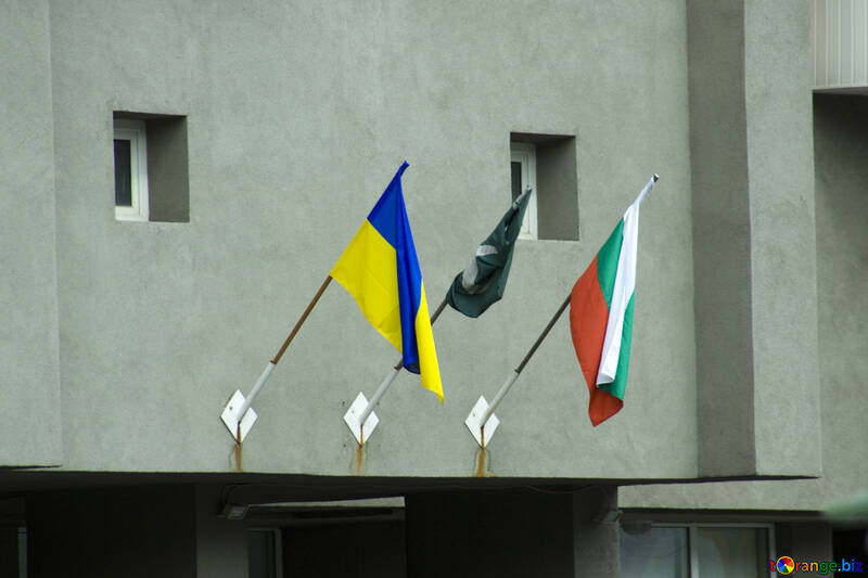 Verschiedenen Flaggen an der Fassade №14668