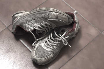 Vecchie scarpe da ginnastica №15436