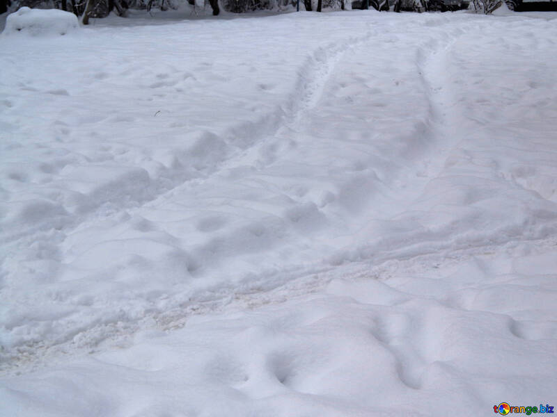 Auto Track im Schnee №15587