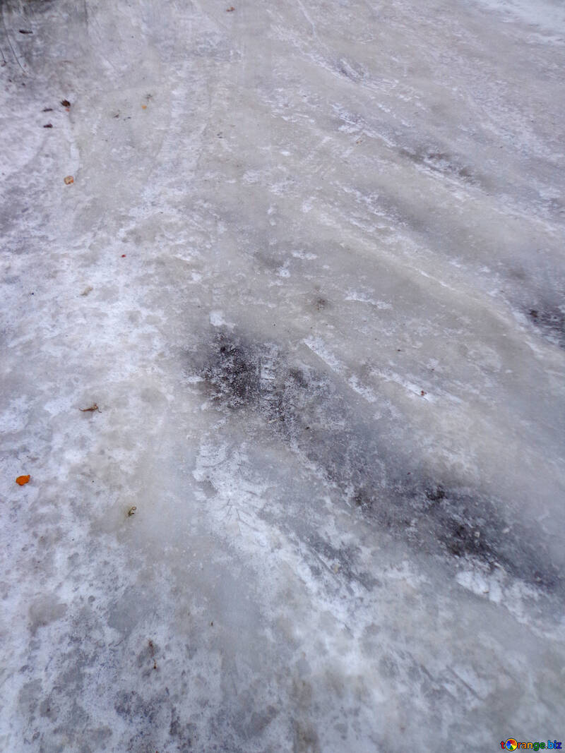 Il ghiaccio sul marciapiede №15650