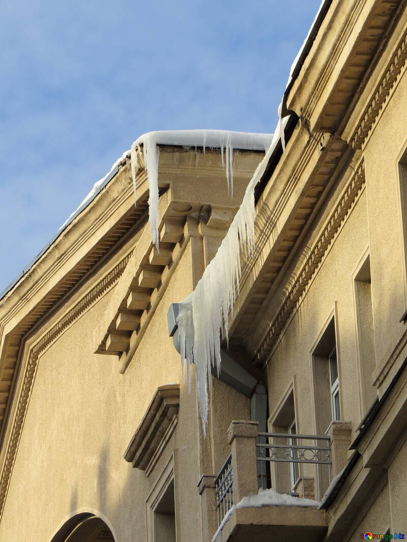Icicles on the roof of the old №15697