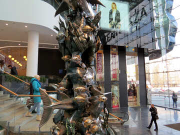 Marina escultura en el centro comercial №16606