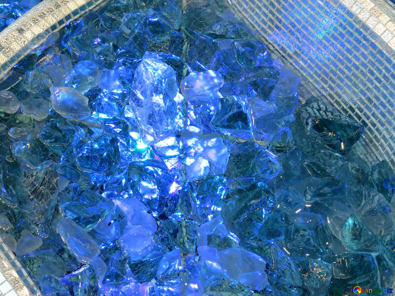 Lumières bleues dans la fontaine №16600