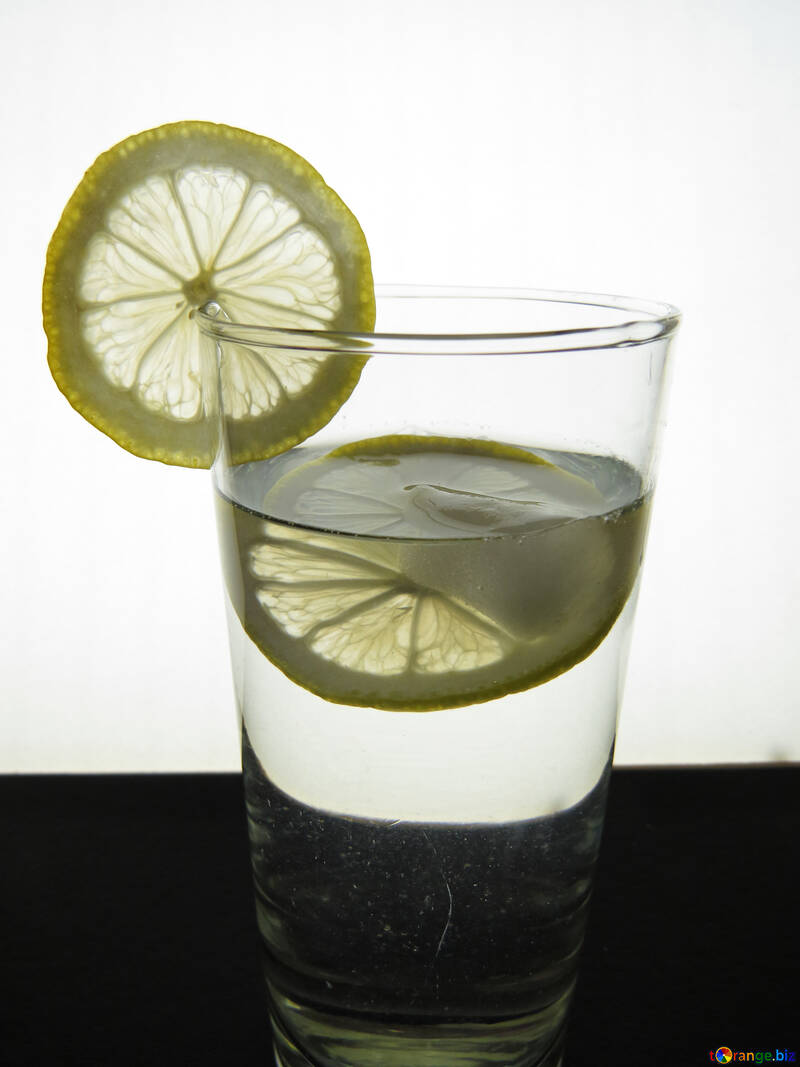 Cold water with lemon №16125