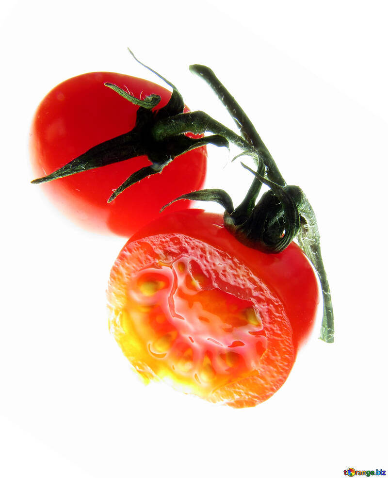 Tomaten am Zweig №16698