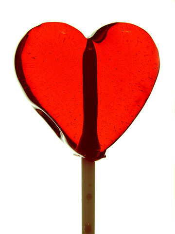 Caramelo de corazón rojo sobre fondo blanco №17462
