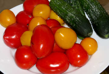 Tomates y pepinos №17798