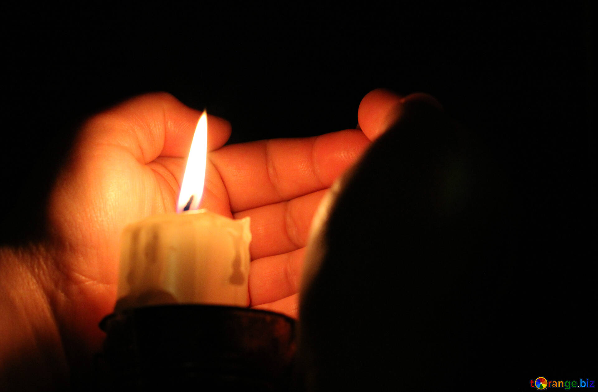 На 9 стежков порчу сотворить Candle-mourning-candles-heat-flame-18084