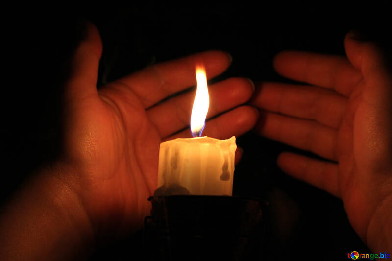 The heat from the candle №18092