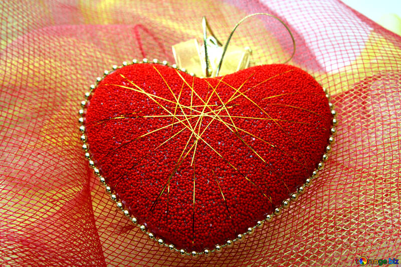 Das rote Herz-Plus-Symbol mit gold Fäden №18004